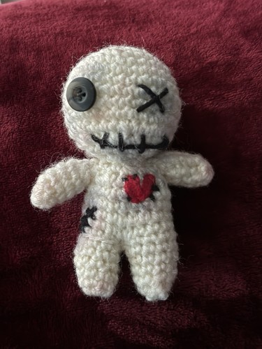 Bambola voodoo fatta - , mano